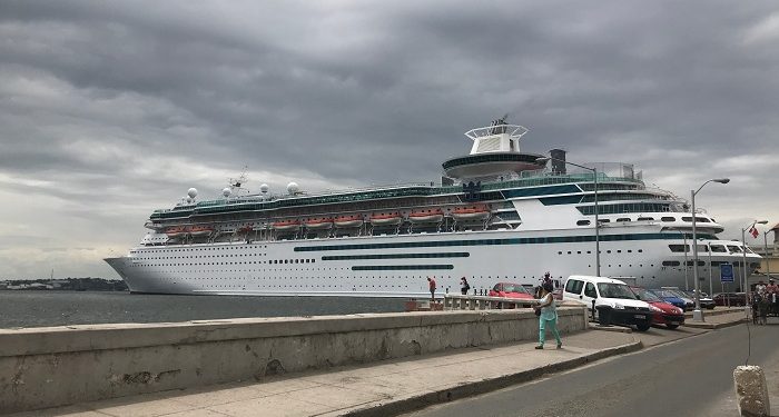 Royal Caribbean pospone el reinicio de sus cruceros para junio