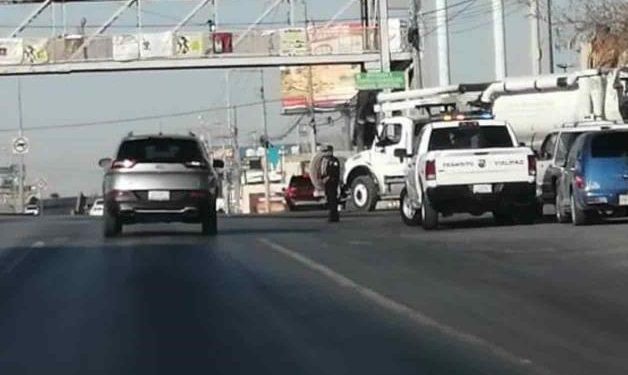 Sin funcionar semáforo del crucero de Boulevard Hidalgo y Praxedis Balboa