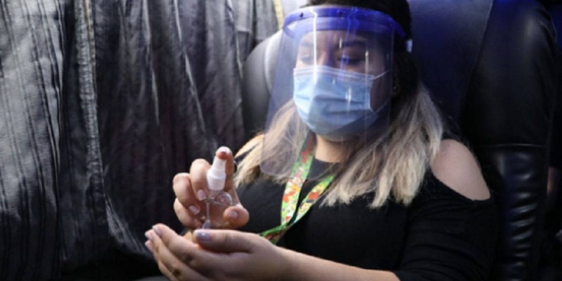 Tras la reactivación del servicio de transporte interprovincial, la Superintendencia de Transporte Terrestre, Carga y Mercancías (Sutran) hizo un llamado a los usuarios a no bajar la guardia en la lucha contra la pandemia y seguir cumpliendo con los protocolos de bioseguridad establecidos para reducir la ola de contagios. Foto: MTC