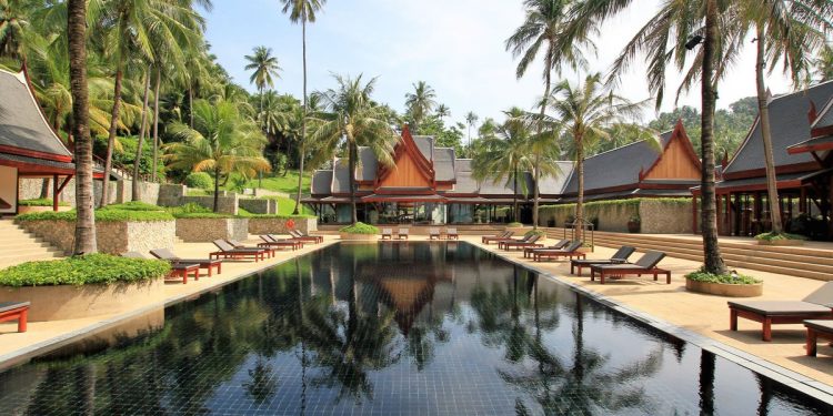 Tailandia controlará a turistas con App y cruceros exigen vacuna