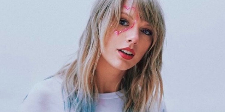 Taylor Swift y su mejores fotos de vestuario en redes sociales