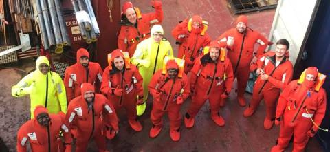 Trabajadores del mar y el aire deben ser prioritarios en la vacunación contra el Covid-19: ONU