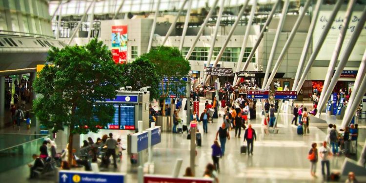 Turistas deben cumplir con su parte y respetar medidas sanitarias al viajar: empresarios