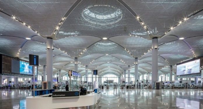 Los respiradores de la discordia ya están en Estambul y se espera que estén en España el jueves.