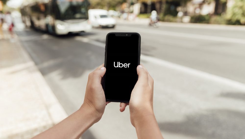 Uber apoya vacunación con descuento en viajes