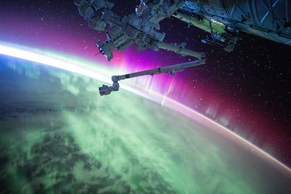 Una foto proporcionada por Scott Kelly / NASA muestra una aurora, vista desde la Estación Espacial Internacional, el 15 de agosto de 2015.
