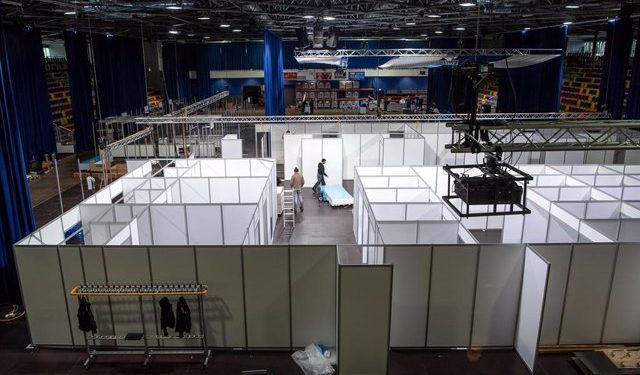 Archivo - 21 December 2020, Bremen, Bremerhaven: A general view of the Coronavirus Vaccination Centre, which has been set up in the town hall. Photo: Sina Schuldt/dpa