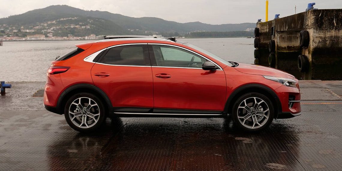 El Xceed juega a parecer un SUV, pero sin pasarse con la altura.