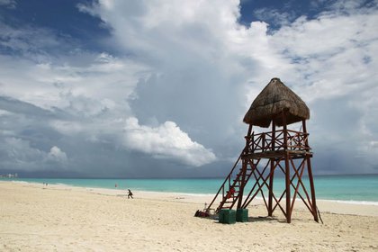Foto de archivo ilustrativa de una playa en Cancún. 
Oct 6, 2020. REUTERS/Jorge Delgado
