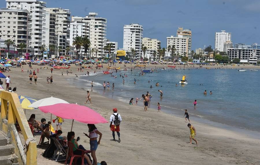 Viajes a la playa, reuniones por graduaciones y otras celebraciones en las que se irrespetan medidas están aumentando los casos de COVID-19 en Guayaquil | Ecuador | Noticias