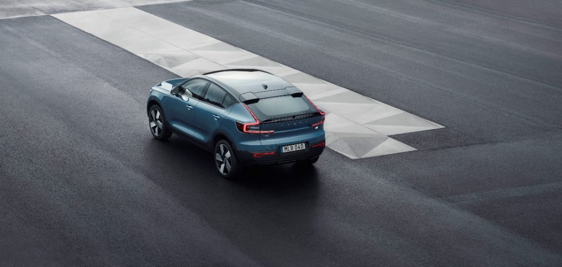 Volvo C40 Recharge: el último "coupé" sueco es un SUV eléctrico con más de 420 kilómetros de autonomía que solo se venderá de forma online