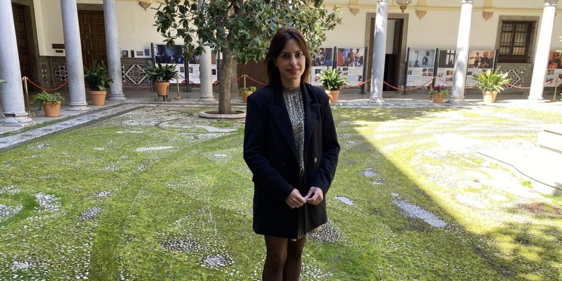Vox pipe ayudas directas para agencias de viajes, guías y tiendas de souvenirs de Granada