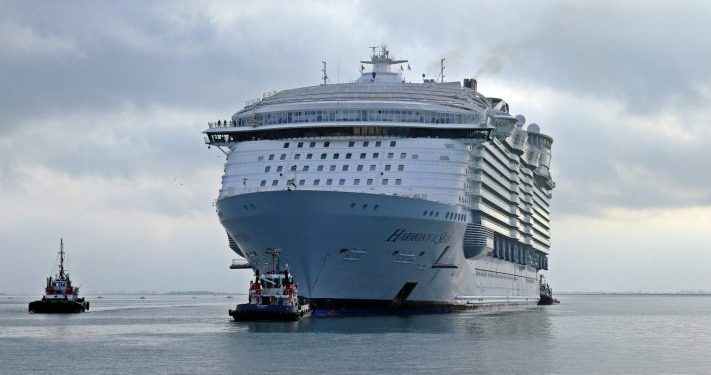 Cádiz: Astillero Navantia recibe a crucero Harmony of the Seas para labores de mantención