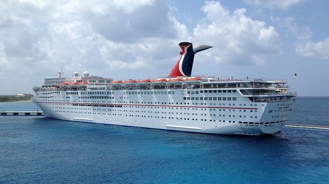 Líneas de cruceros evacuarán a residentes por erupción volcánica en San Vicente