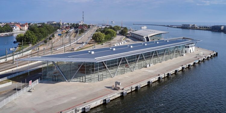 Alemania: AIDAsol probará nuevo sistema de energía de tierra en Puerto de Rostock