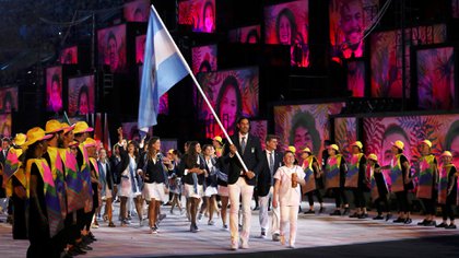 Luis Scola encabezó a la delegación argentina en la ceremonia de apertura de Río 2016 (Reuters)