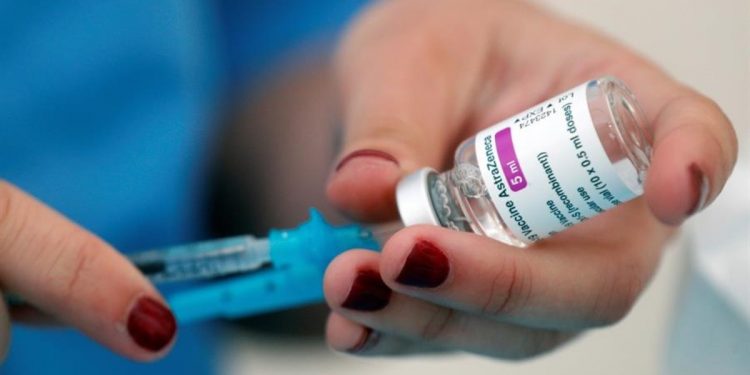 Adultos mayores en Sonora podrán acudir a su cita de vacunación con descuento de Uber | EL IMPARCIAL