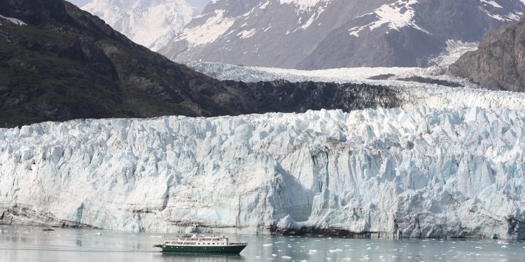 Alaska demandará a los CDC para reactivar los cruceros