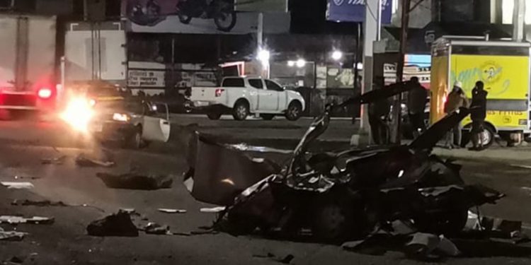 Aparatoso choque en crucero de Viguera