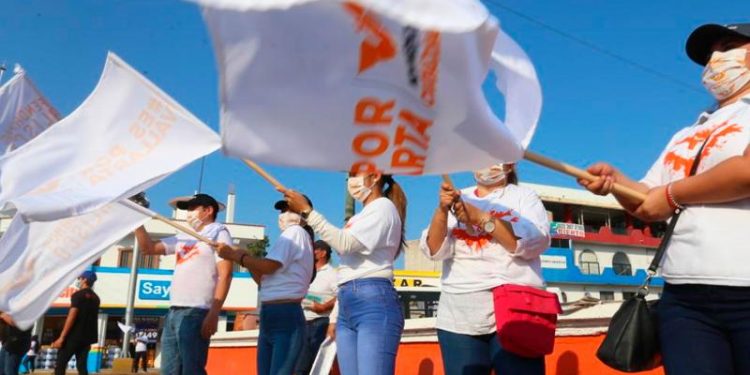 Arrancan campaña Lupita, Dávalos y Zayas “crucereando”