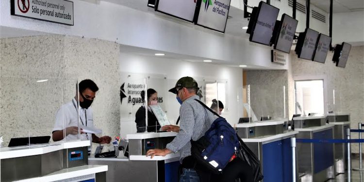 Así debes de prepararte para viajar seguro en un aeropuerto