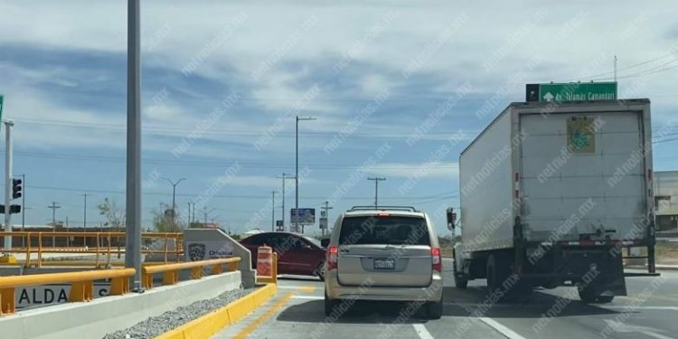 Automovilistas ‘inauguran’ crucero de Las Aldabas