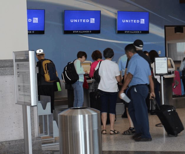 Autorizan viajar a las personas vacunadas