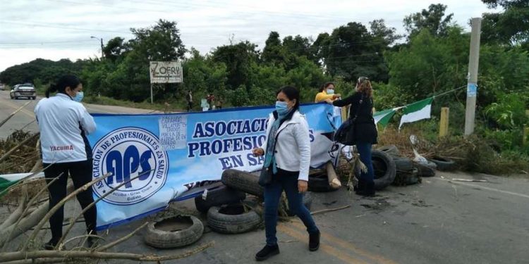 Bloqueo en el sur del país sigue y los viajes son condicionados ante medidas de presión