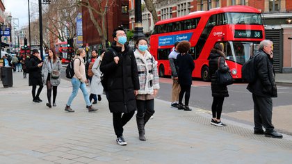 En un año aprendimos a lidiar con el coronavirus a partir del aprendizaje colectivo (Shutterstock)