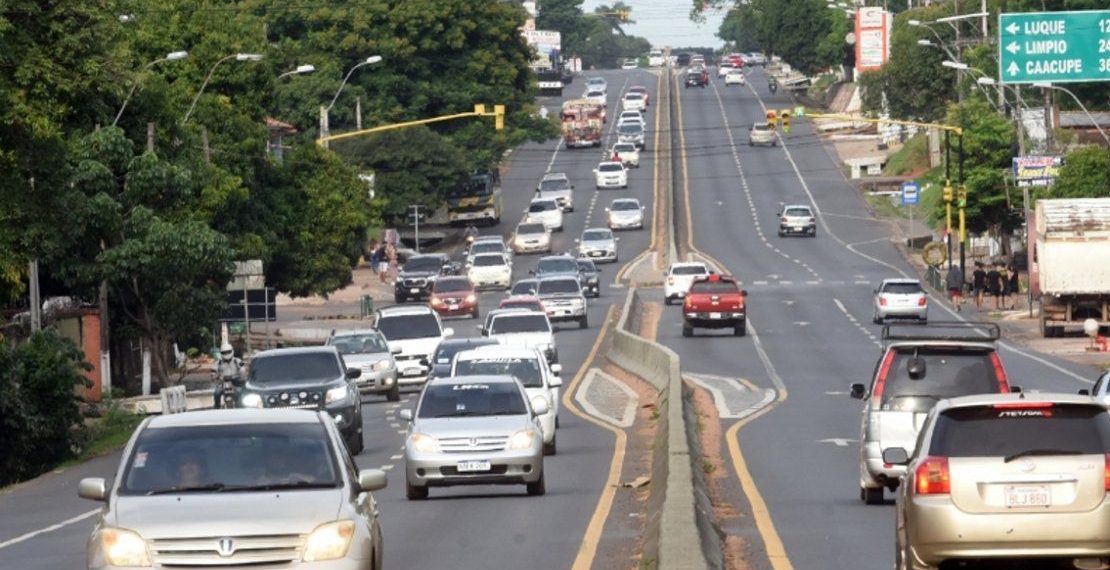 Calmo retorno de vehículos en ruta