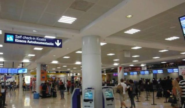 Cancún: turistas pagan el nuevo impuesto incluso antes de viajar