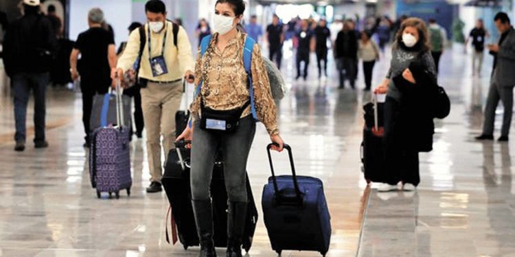 Chile extiende 30 días más las restricciones de viajes
