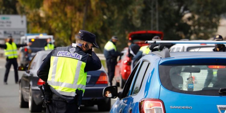 Controles de tráfico por Semana Santa en las carreteras al inicio de las vacaciones