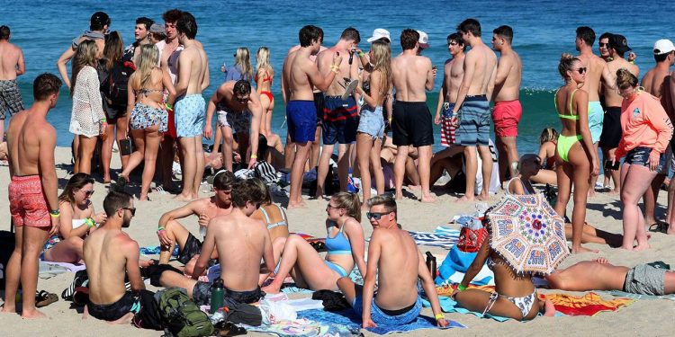 Estados Unidos Covid-19 Spring break traveling could boost recent surge in southeast Michigan