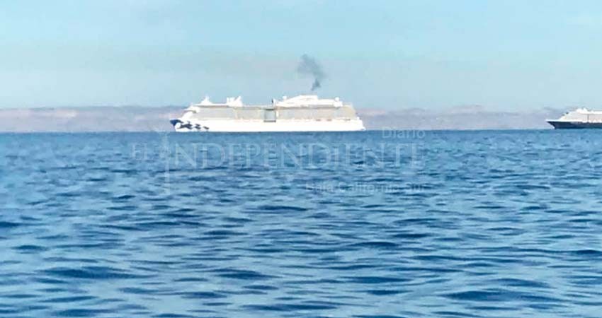 Cruceros de la bahía de La Paz, entre denuncias por contaminación y muertes por COVID Cruceros de la bahía de La Paz, entre denuncias por contaminación y muertes por COVID