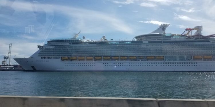 Cruceros podrán volver a operar siguiendo nuevas normas de los CDC