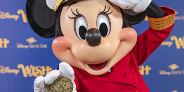 Disney Cruise Line concreta tradicional ceremonia de puesta de quilla para Disney Wish