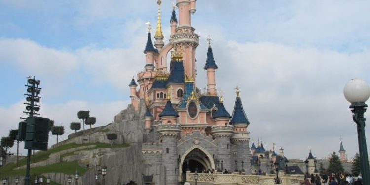 Disneyland París lanza una app de formación para agentes de viajes