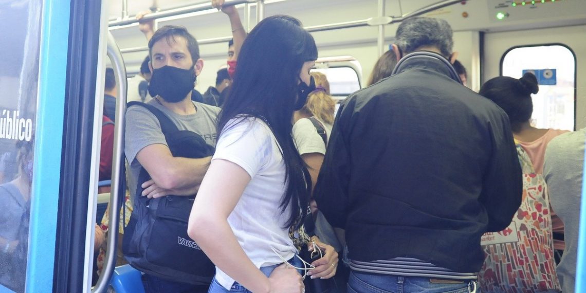 Dudas y viajes casi sin controles antes del anuncio de las nuevas restricciones al transporte público