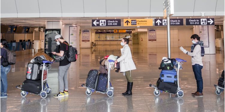 EU permitirá a personas completamente vacunadas contra la Covid volver a viajar