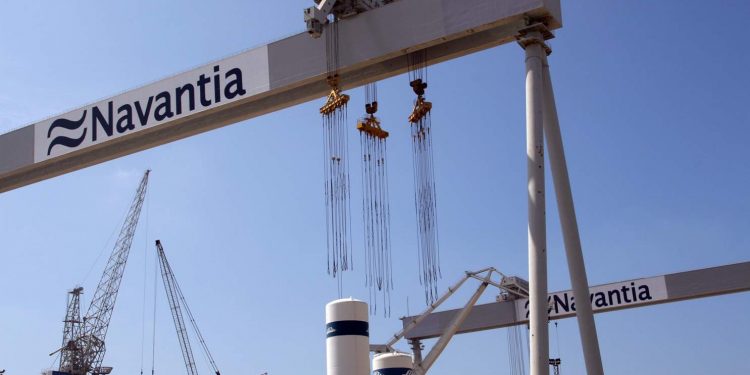 Archivo - Instalaciones en los astilleros de la empresa p&uacute;blica Navantia, en la bah&iacute;a de C&aacute;diz