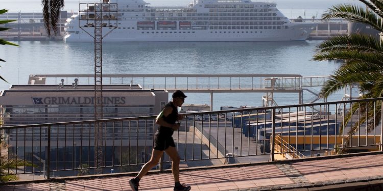 Empresas navieras auguran pronta reanudación de los viajes en cruceros