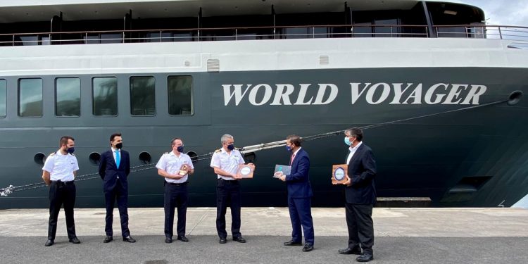 Escala inaugural del crucero de lujo World Voyager en el puerto de Las Palmas
