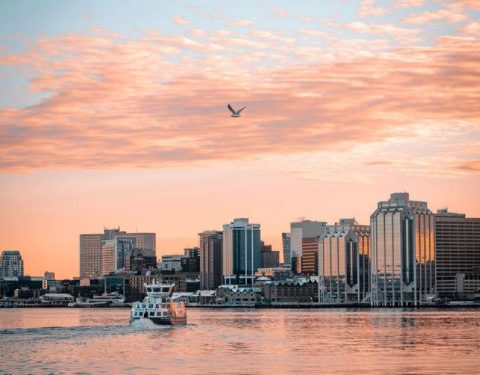Estas son las mejores ciudades para vivir en Canadá y trabajar remotamente