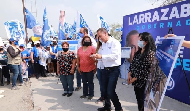 Firma Fernando Larrazábal compromiso 49 para construir paso vehicular en crucero de Ruiz Cortinez con carretera Juárez