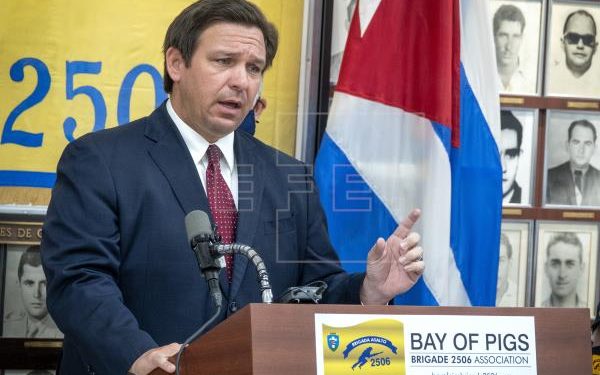 Florida demanda al Gobierno de EE.UU. para exigirle la reactivación de cruceros