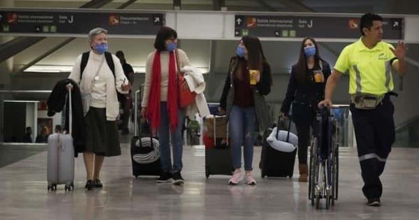 Hasta con vacuna contra Covid-19 incluida, agencias ofrecen viajes a EU