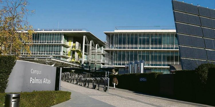 La Guardia Civil registra la sede de Abengoa en Sevilla en una operación de la Audiencia Nacional