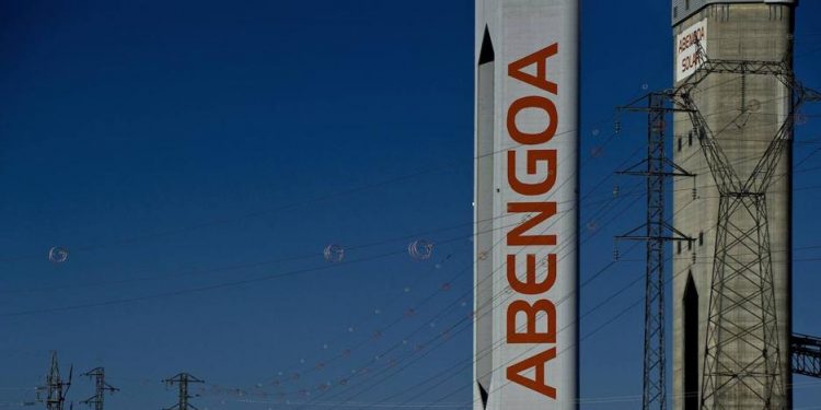 La Guardia Civil registra la sede de Abengoa en Sevilla