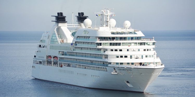 La Junta presenta un protocolo de actuación para cruceros nacionales con escalas en Andalucía